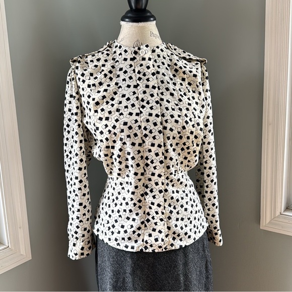 Worthington Tops - Vintage Worthington peplum button-down top ivory/black geometric‎ EUC SMALL
